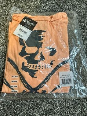 Salt Life Peach Skull & Hooks Tee with Black Graphic